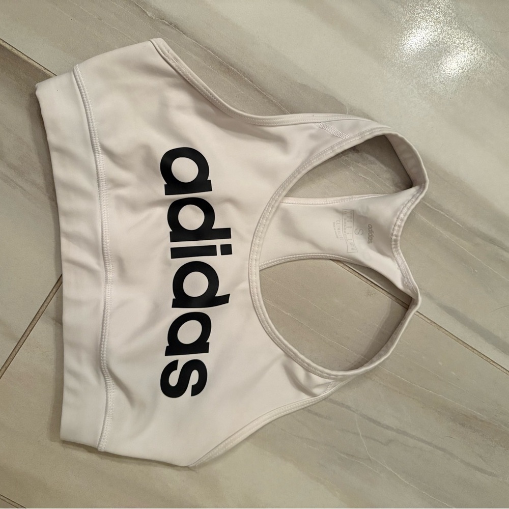 Adidas sports bra Racerback Design